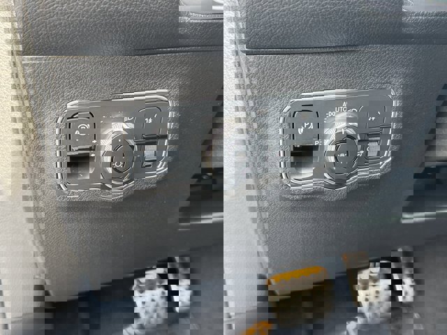 Used 2024 Mercedes-Benz GLB 250 image 18