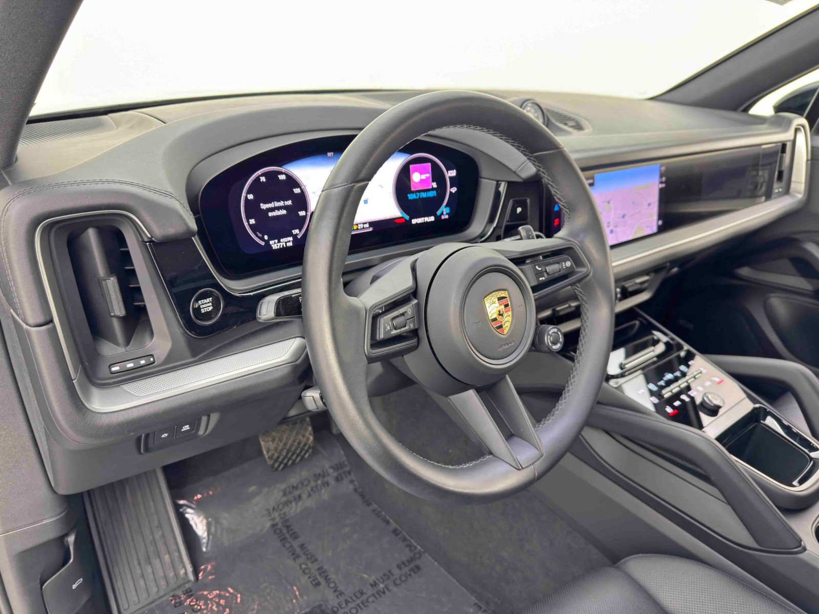 Used 2024 Porsche Cayenne w/ Premium Package image 14