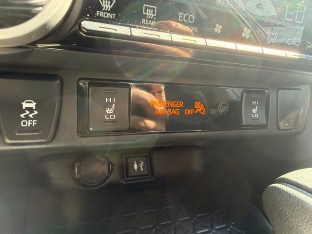 Used 2019 Toyota RAV4 XLE w/ Convenience Package AWD/4WD image 29