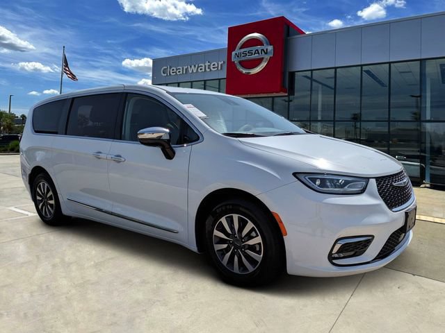 Used 2023 Chrysler Pacifica Limited