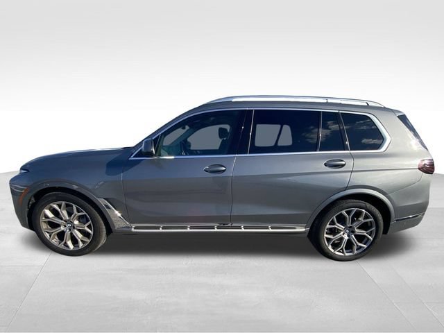 Used 2025 BMW X7 xDrive40i w/ Premium Package AWD/4WD image 4