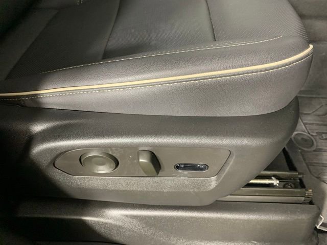 Used 2023 GMC Yukon SLT image 25