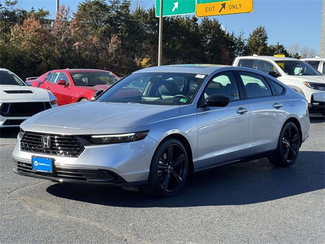 Used 2025 Honda Accord Sport image 4