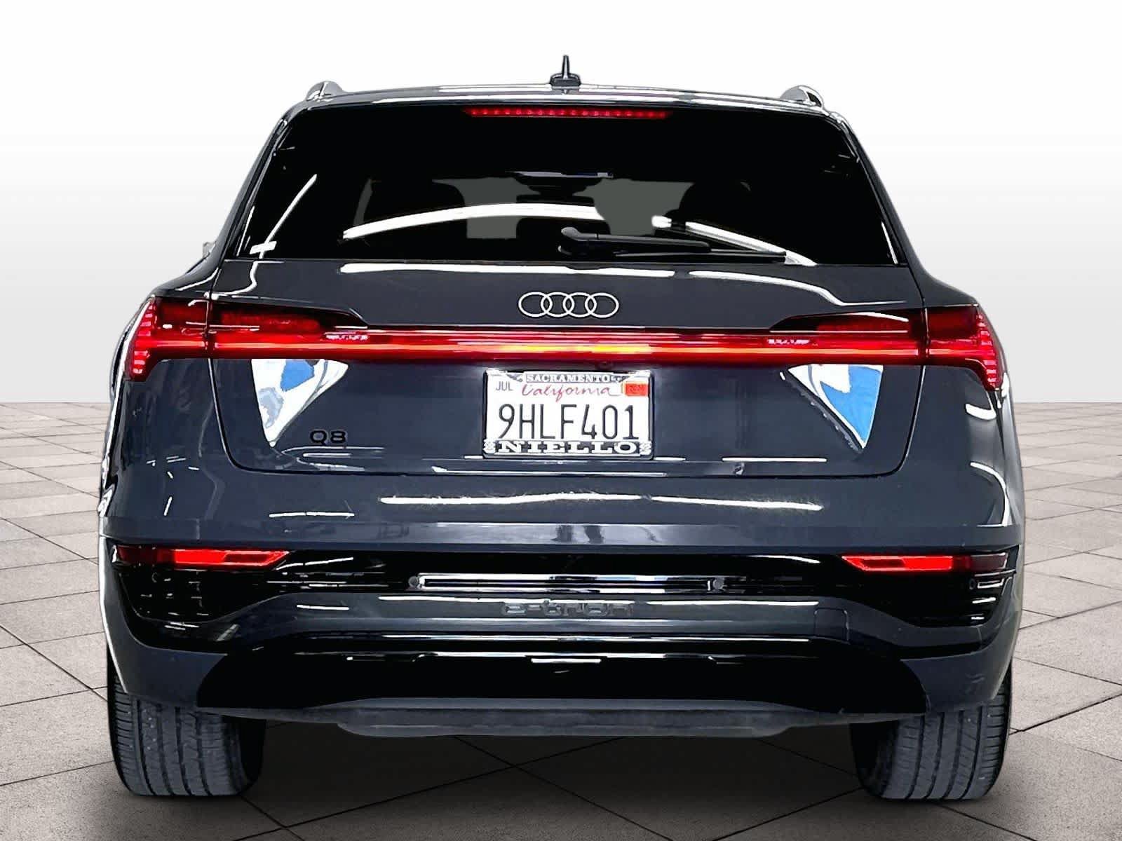 Used 2024 Audi Q8 e-tron Premium Plus w/ Premium Plus Package AWD/4WD image 7