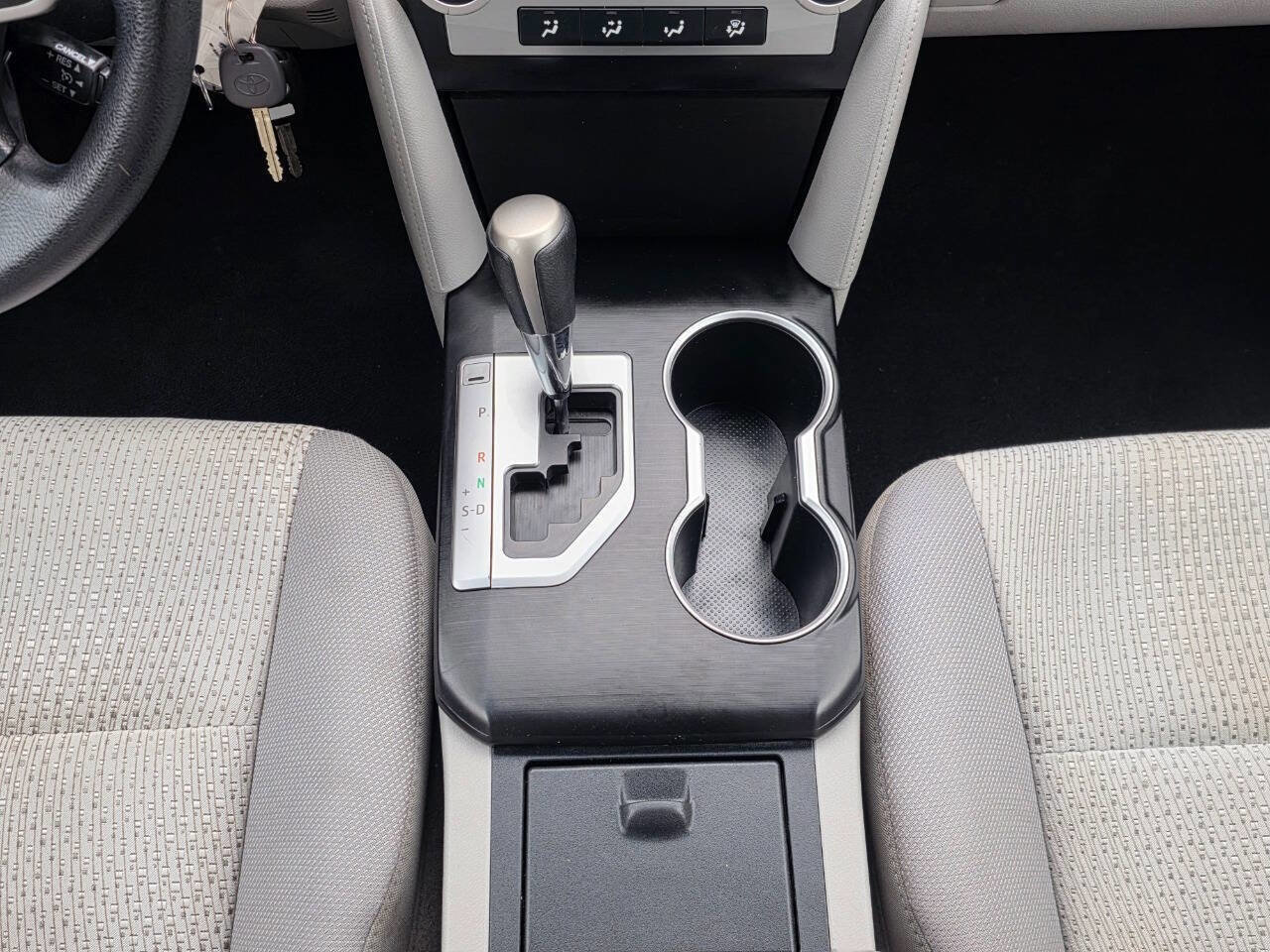 Used 2012 Toyota Camry LE FWD image 14