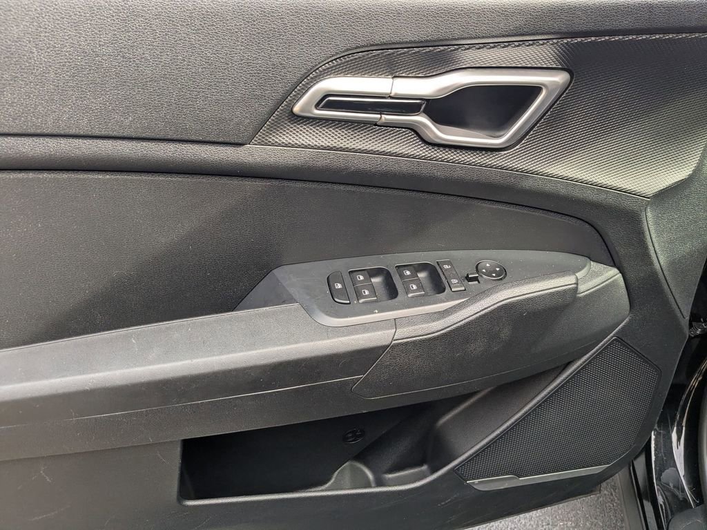 Used 2024 Kia Sportage LX image 19
