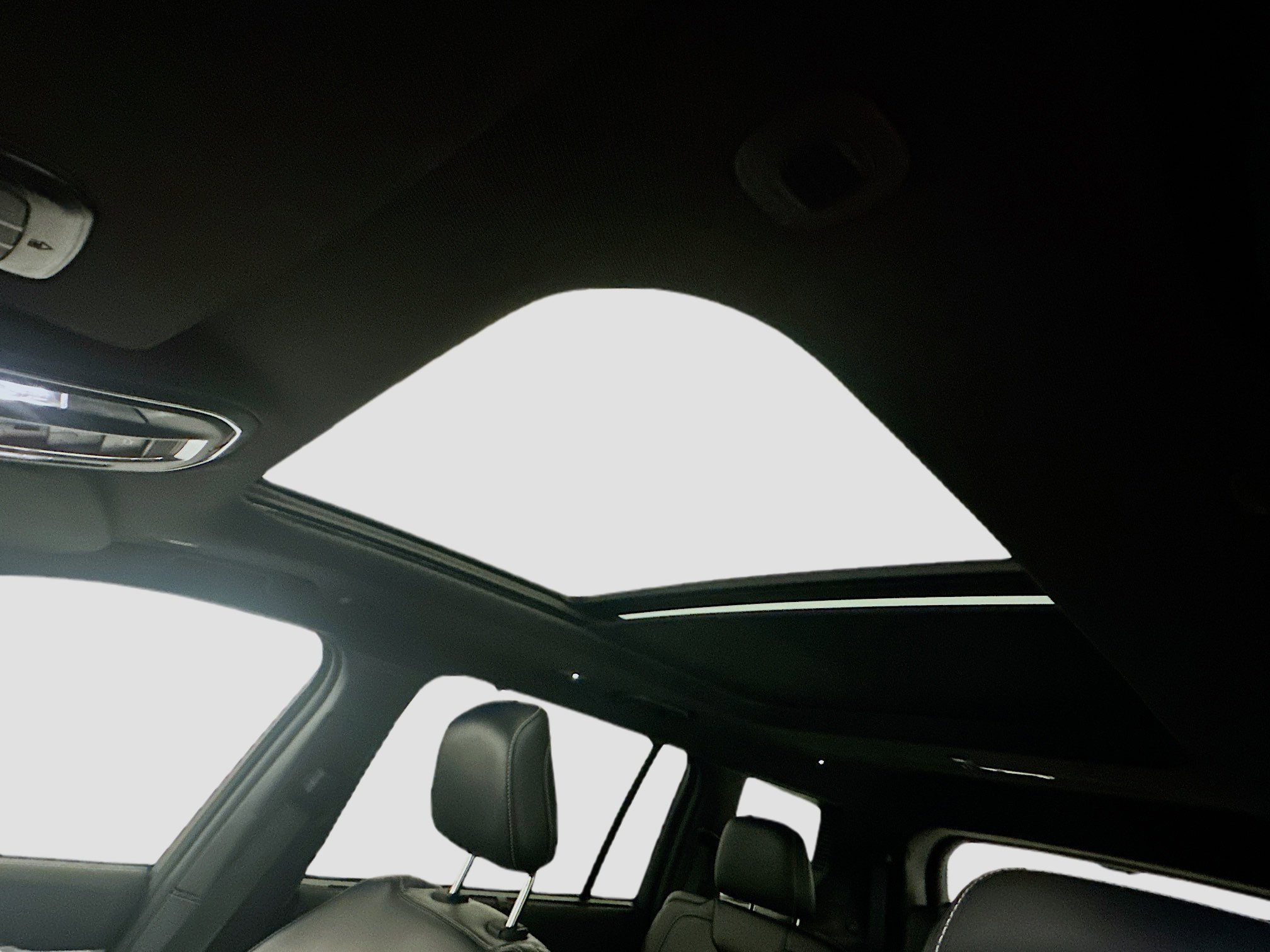 Used 2024 Jeep Grand Cherokee L Limited w/ Luxury Tech Group II image 27