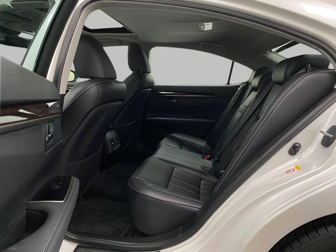 Used 2017 Lexus ES 350 w/ Luxury Package image 30