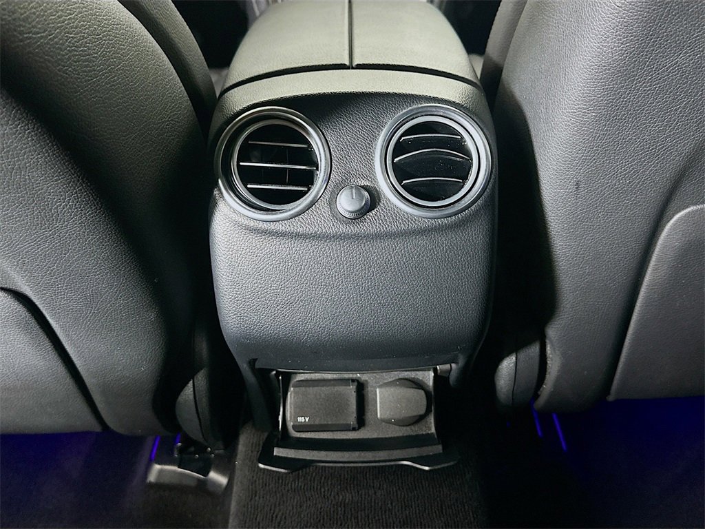 Used 2020 Mercedes-Benz GLC 300 image 27