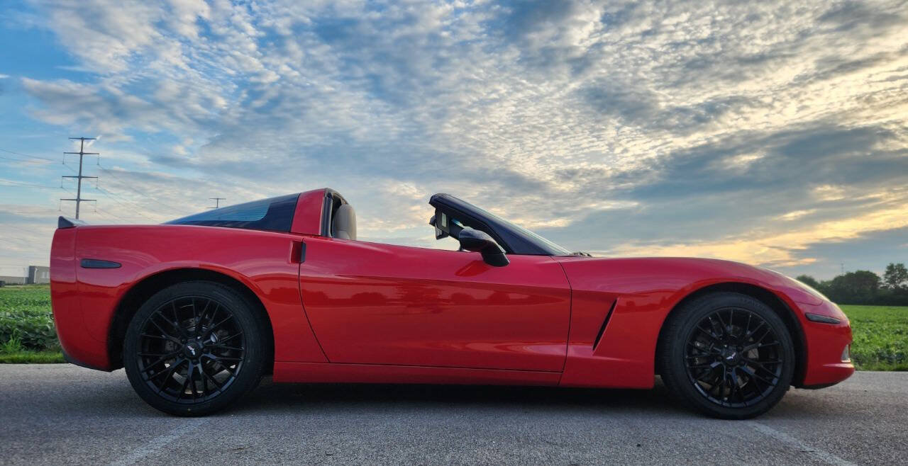 Used 2006 Chevrolet Corvette Coupe w/ Preferred Equipment Group RWD image 5