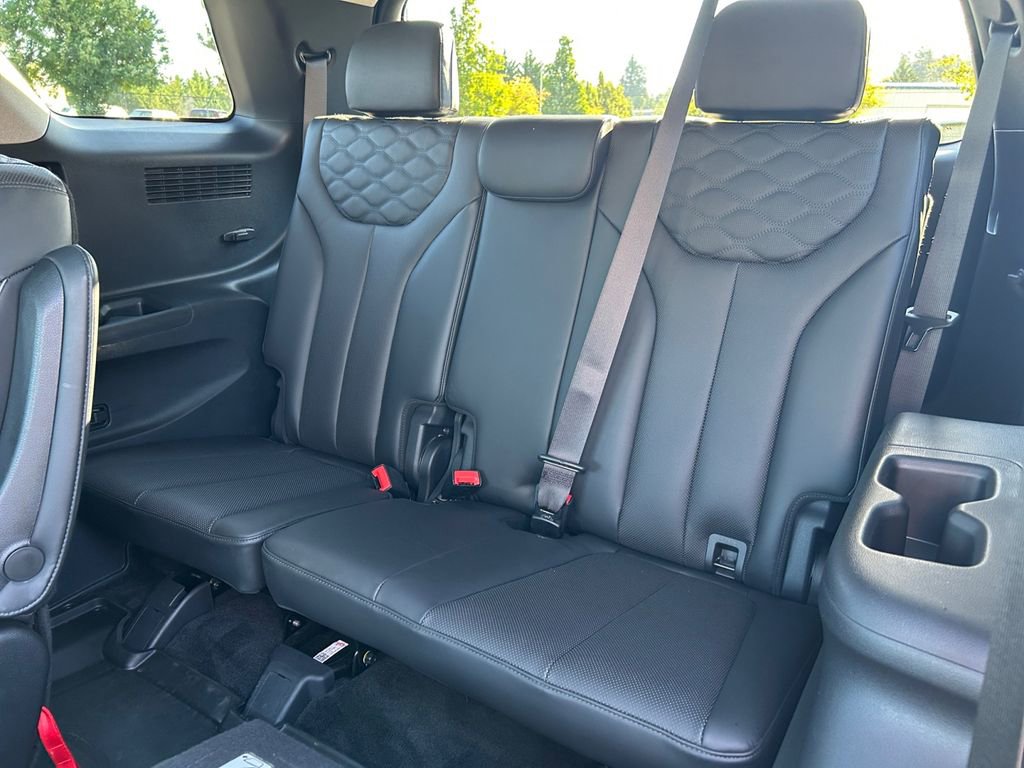 Used 2021 Hyundai Palisade Limited w/ Winter Package image 36