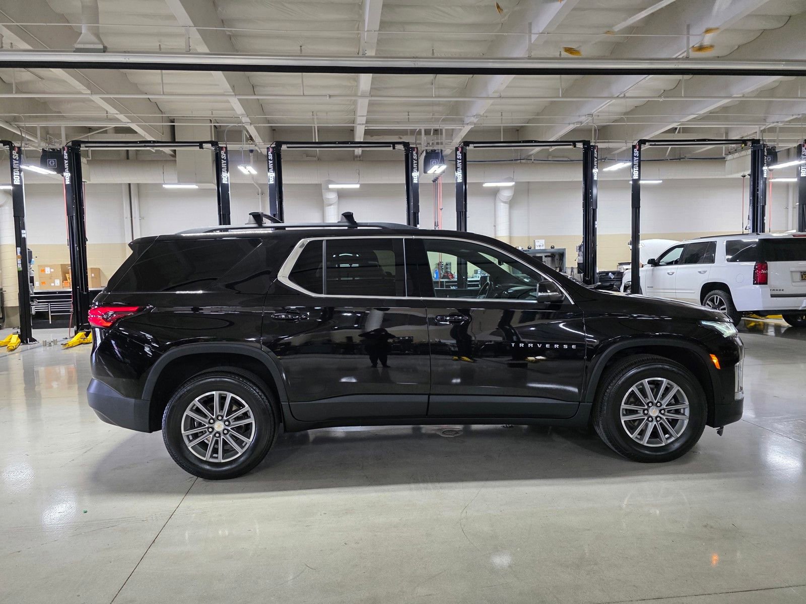 Used 2022 Chevrolet Traverse LT image 8