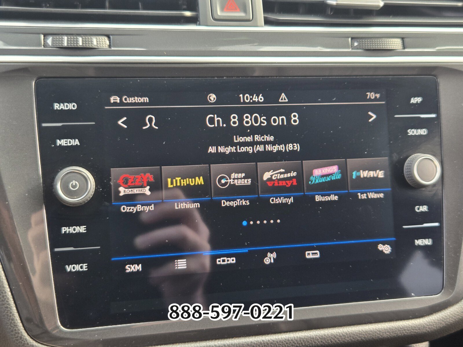 Used 2022 Volkswagen Tiguan SE image 19