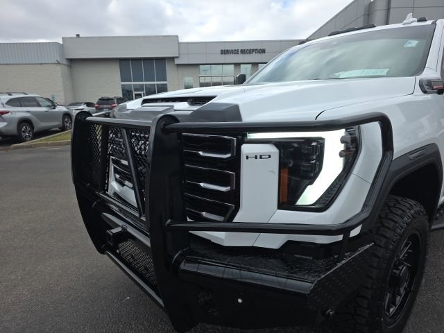 Used 2025 GMC Sierra 2500 AT4 w/ Technology Package image 12