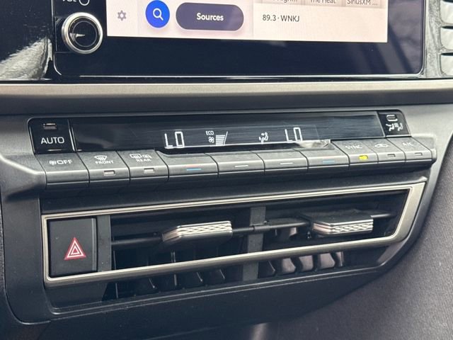 Used 2025 Toyota Camry LE FWD image 21