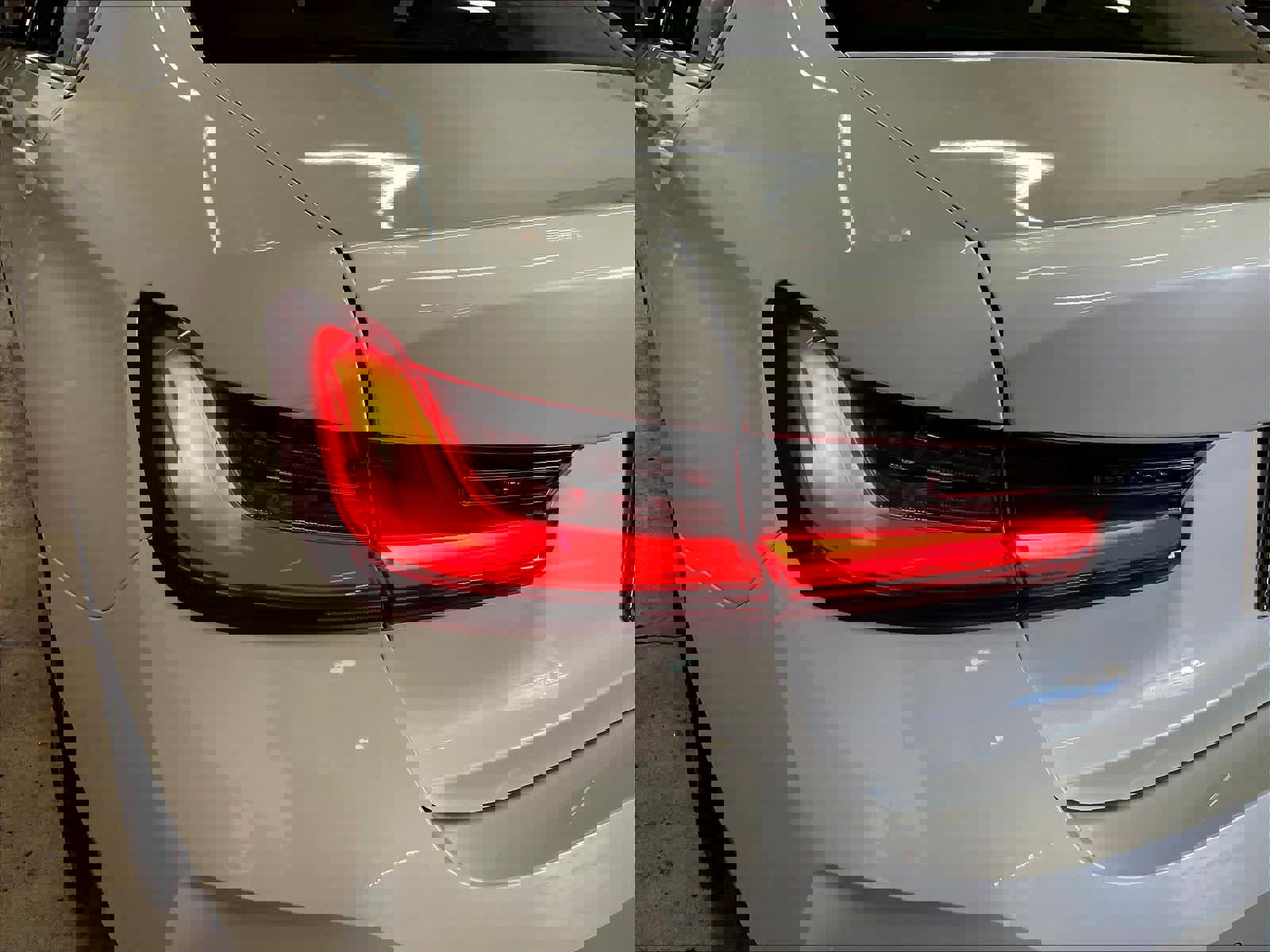 Used 2025 BMW 330i Sedan w/ Premium Package image 32