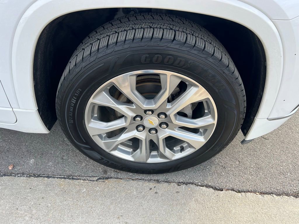 Used 2018 Chevrolet Traverse Premier image 11