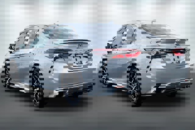 Used 2021 Toyota Camry SE image 10