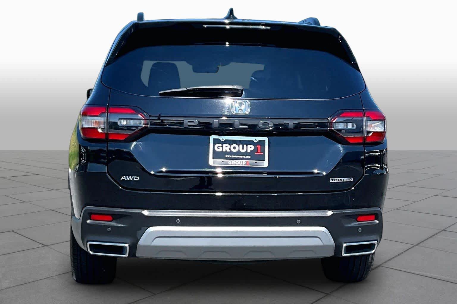 Used 2024 Honda Pilot Touring image 5