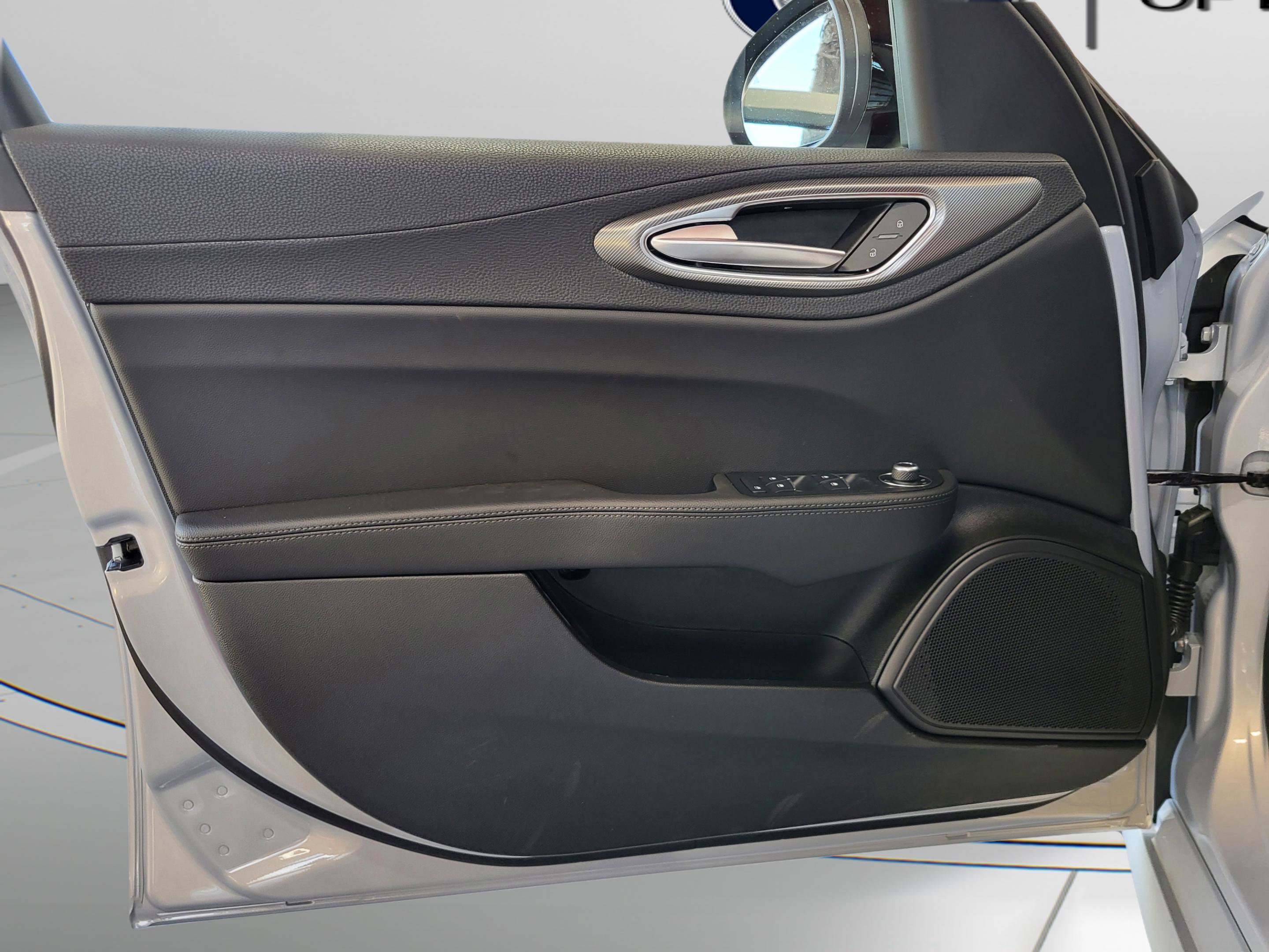 New 2025 Alfa Romeo Giulia w/ Veloce Package Rwd image 27