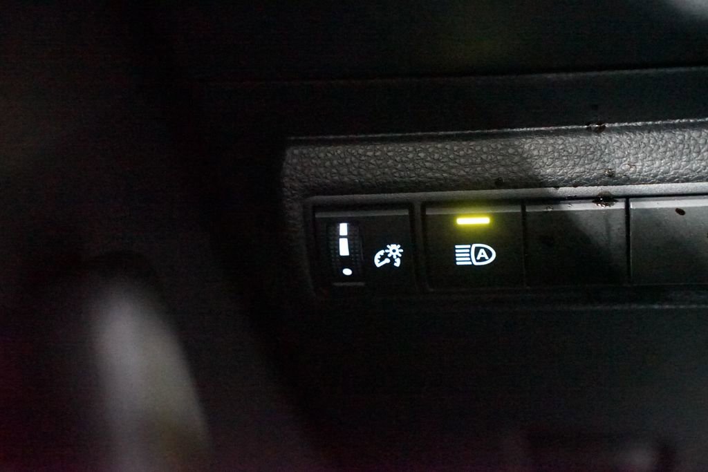 Certified 2023 Toyota Corolla LE image 22