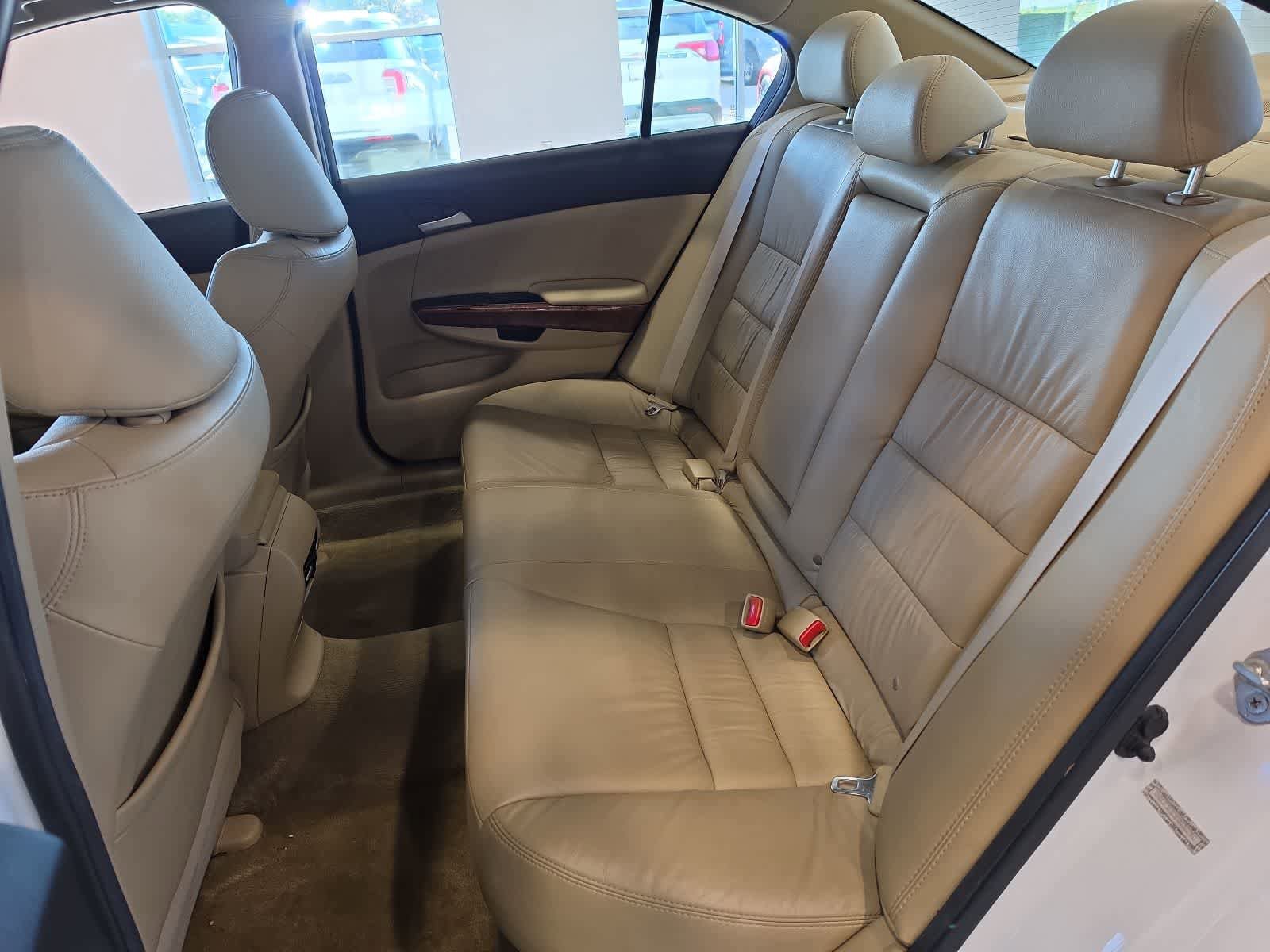 Used 2011 Honda Accord EX-L image 31