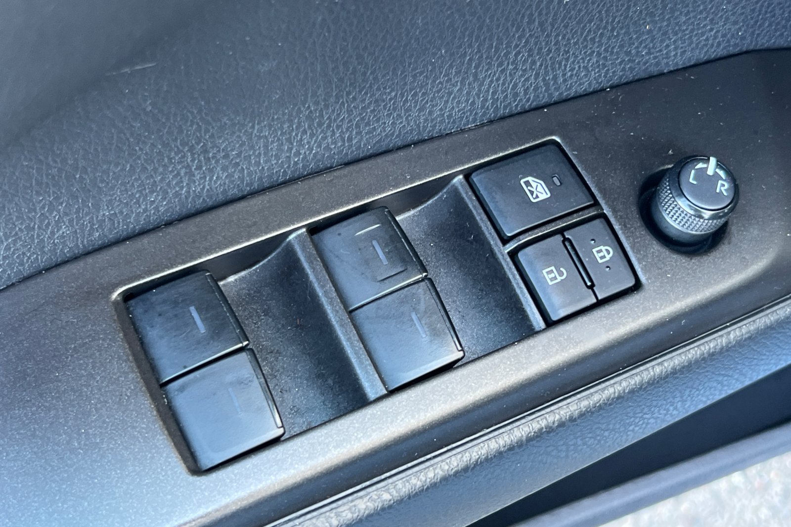 Used 2024 Toyota Camry SE FWD image 12