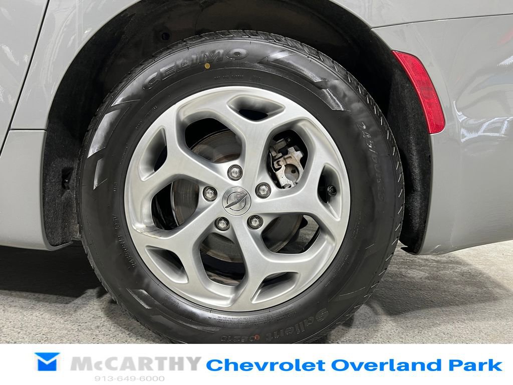 Used 2023 Chrysler Pacifica Limited image 38