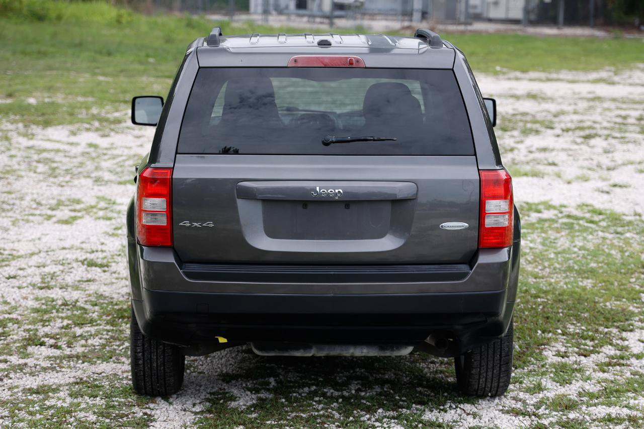 Used 2016 Jeep Patriot Latitude AWD/4WD image 9