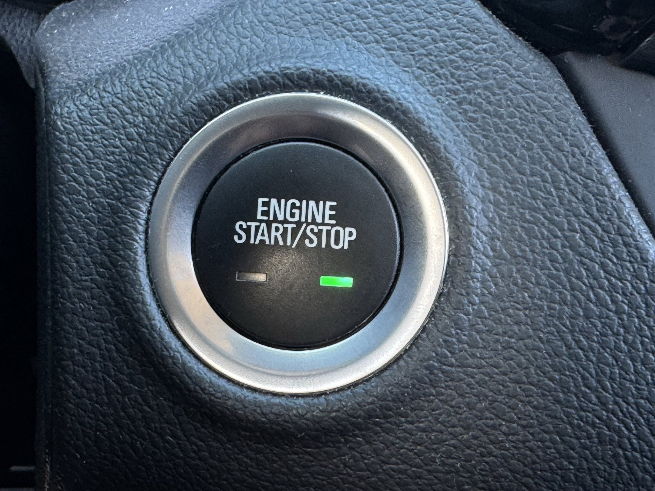 Used 2019 Buick Envision Essence FWD image 16