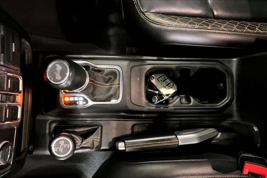 Used 2020 Jeep Wrangler Unlimited Sahara image 17