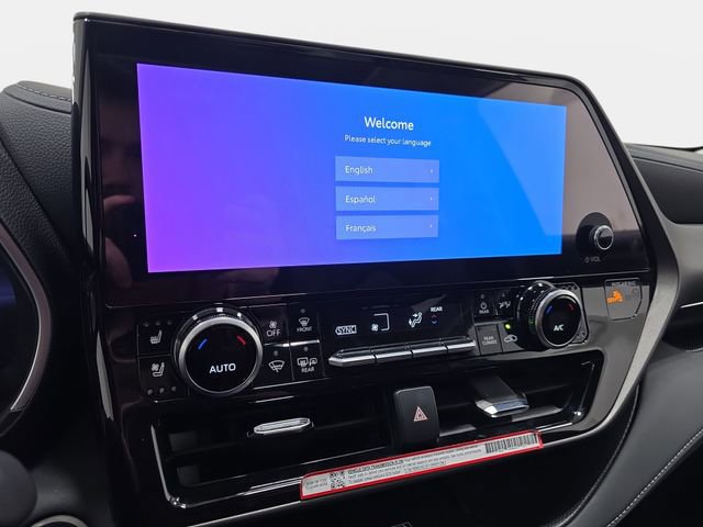 Certified 2025 Toyota Highlander Limited image 16