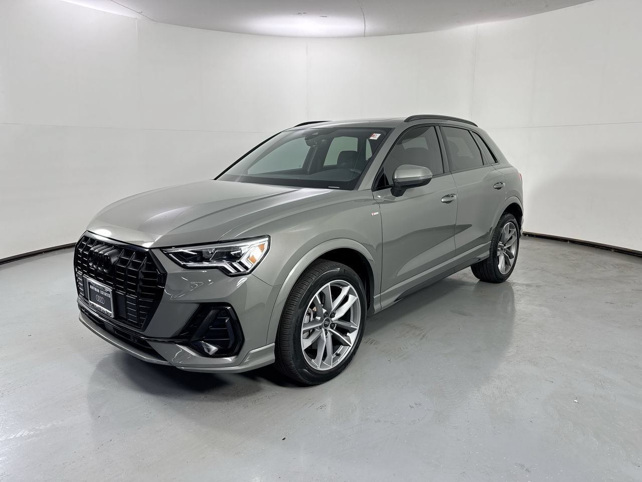 Used 2023 Audi Q3 2.0T Premium Plus w/ Premium Plus Package AWD/4WD image 24