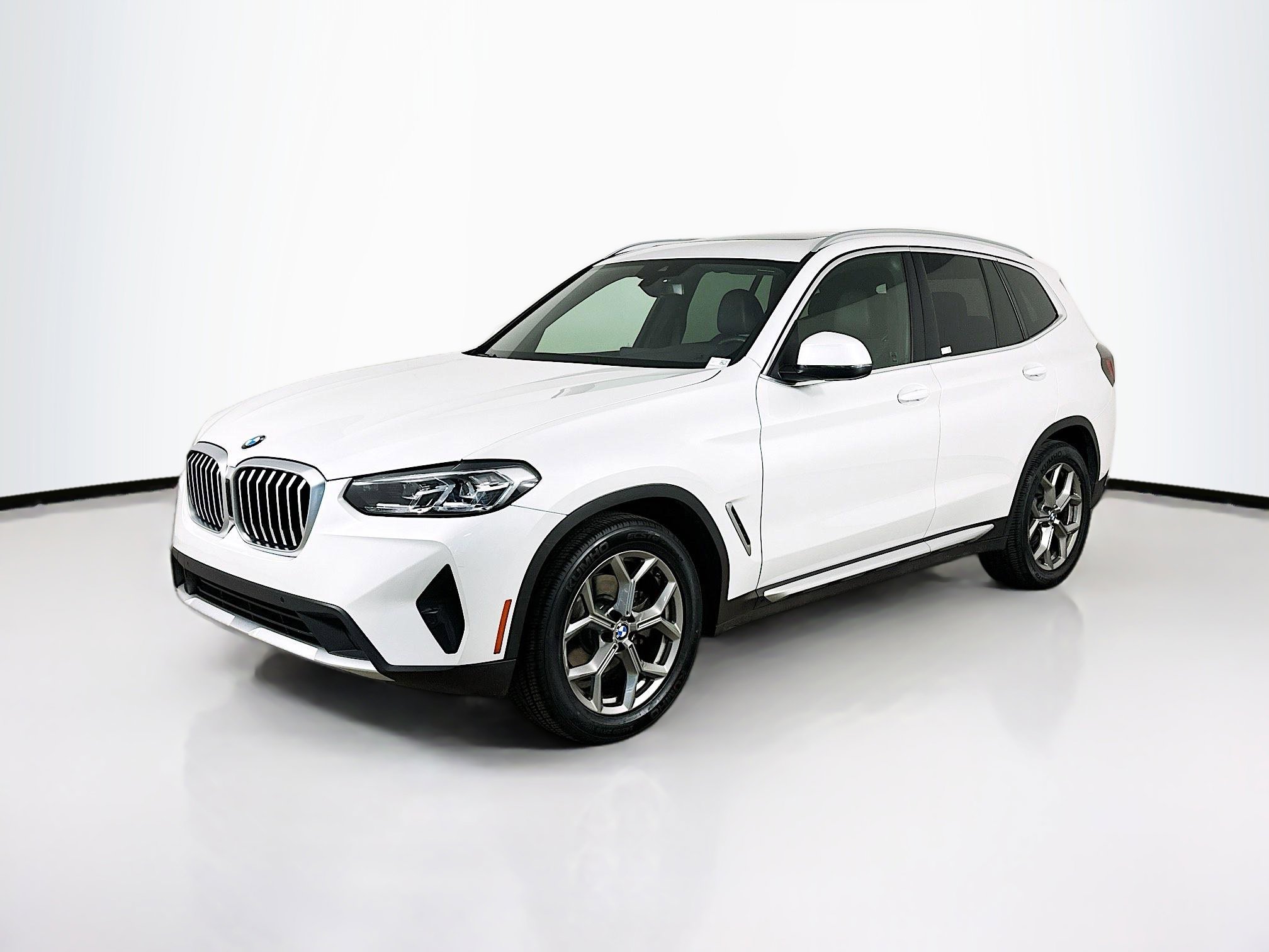 Used 2024 BMW X3 sDrive30i image 3