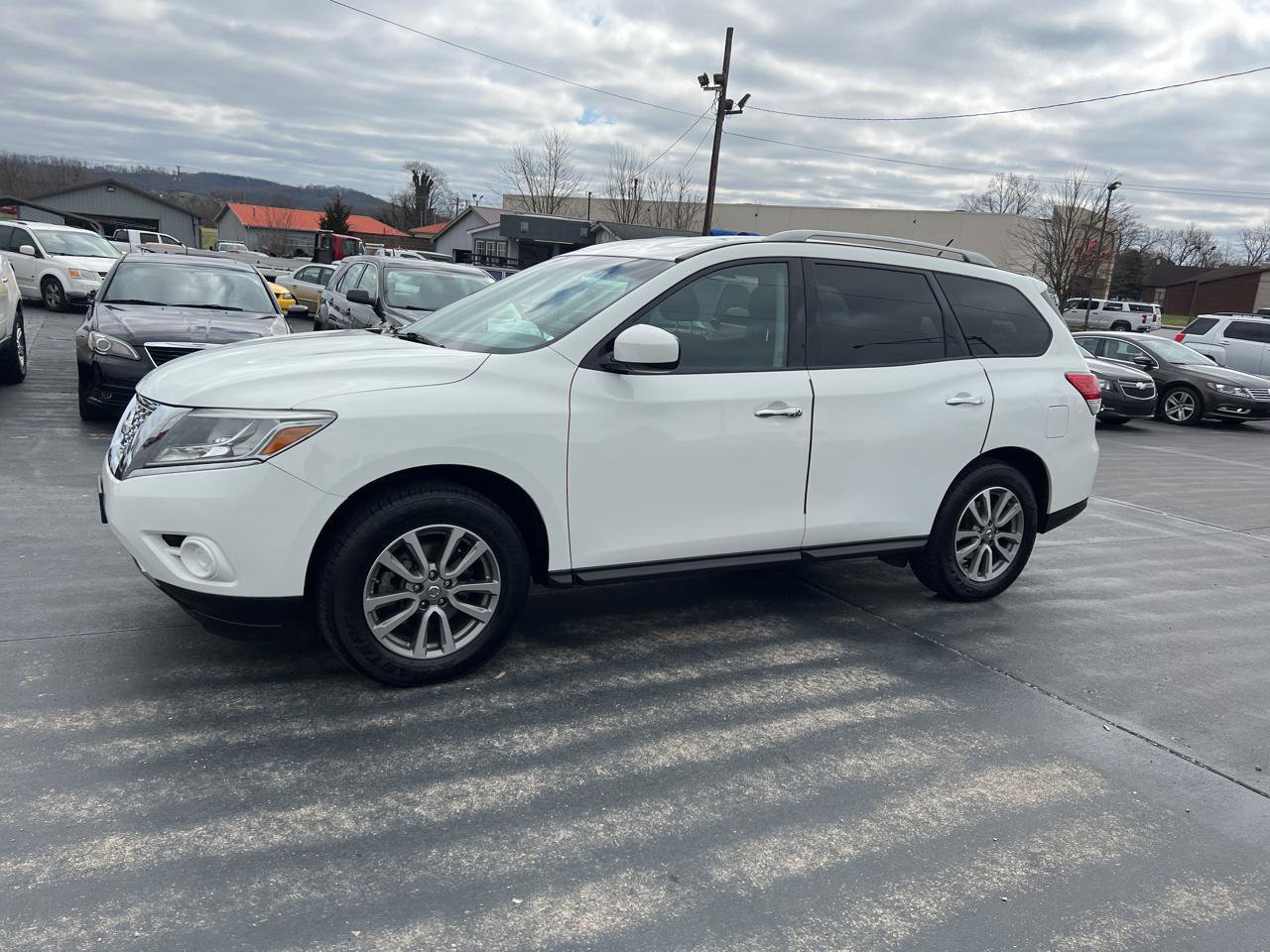 Used 2015 Nissan Pathfinder S AWD/4WD image 8
