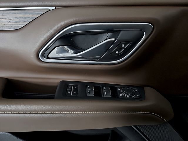 Used 2021 Chevrolet Tahoe High Country w/ Premium Package AWD/4WD image 16