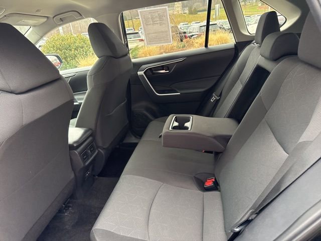 Used 2025 Toyota RAV4 XLE AWD/4WD image 23