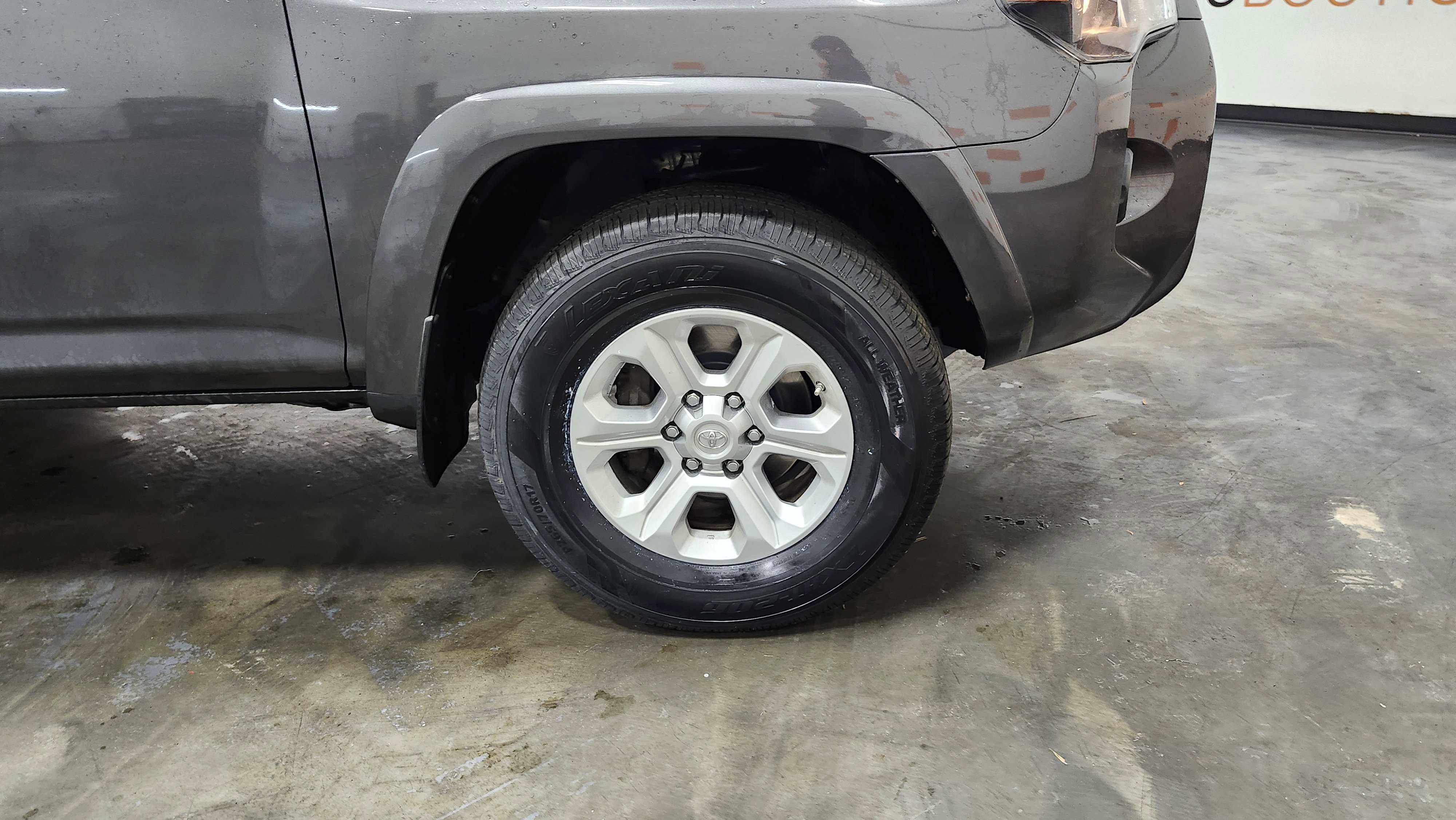 Used 2020 Toyota 4Runner SR5 image 10