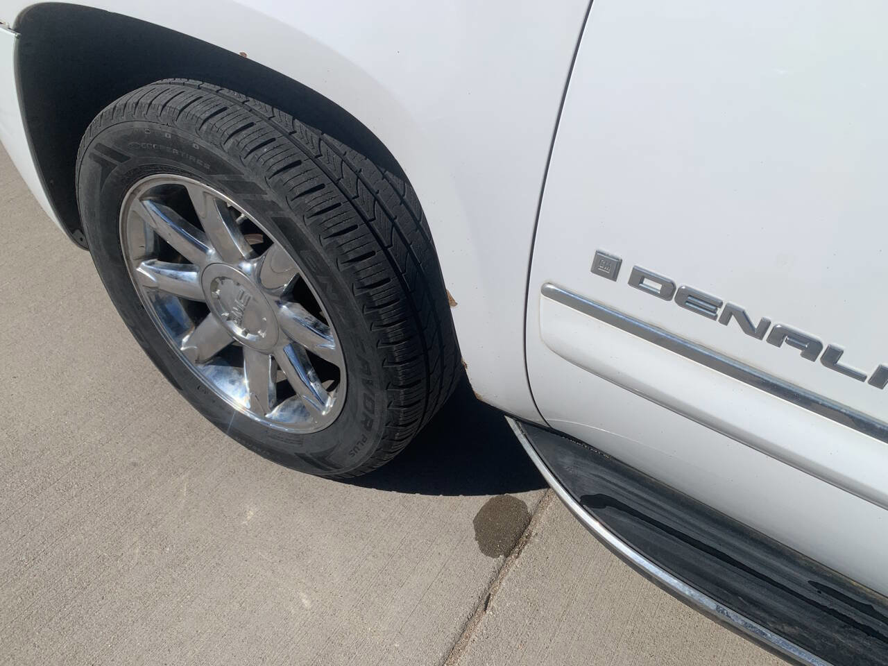 Used 2007 GMC Yukon XL Denali image 9