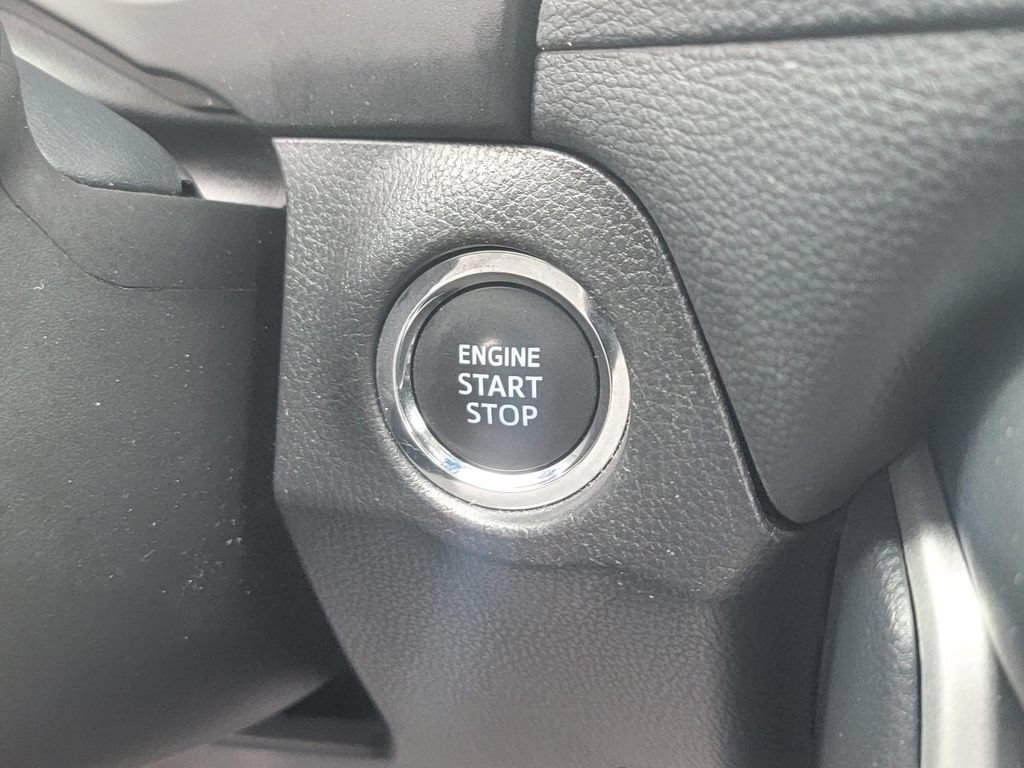 Used 2025 Toyota RAV4 XLE AWD/4WD image 24