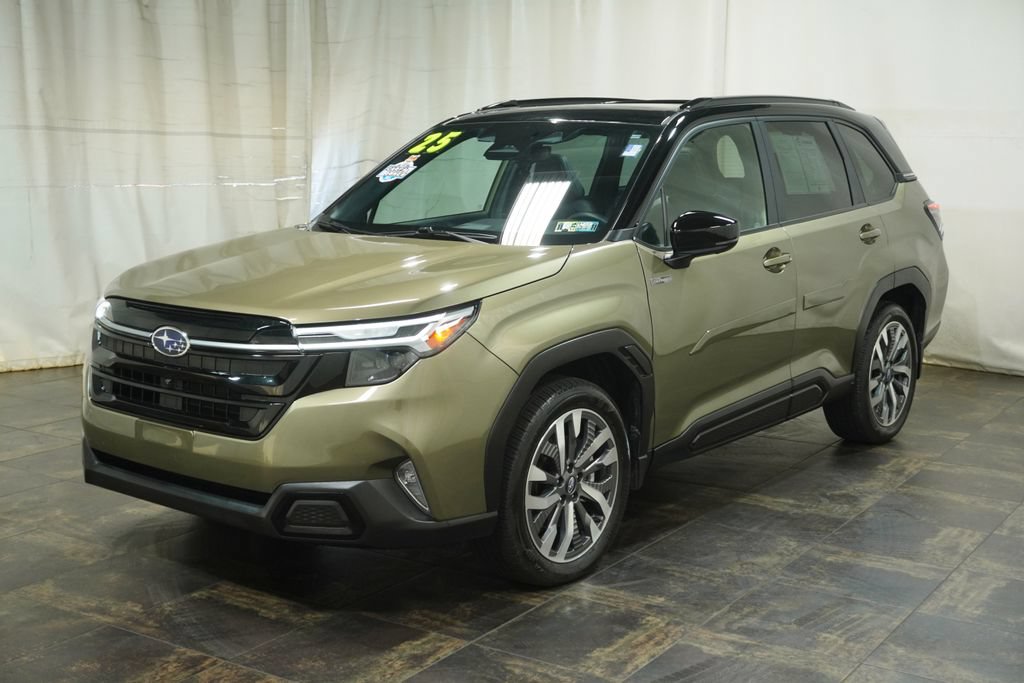 Used 2025 Subaru Forester Touring AWD/4WD image 2