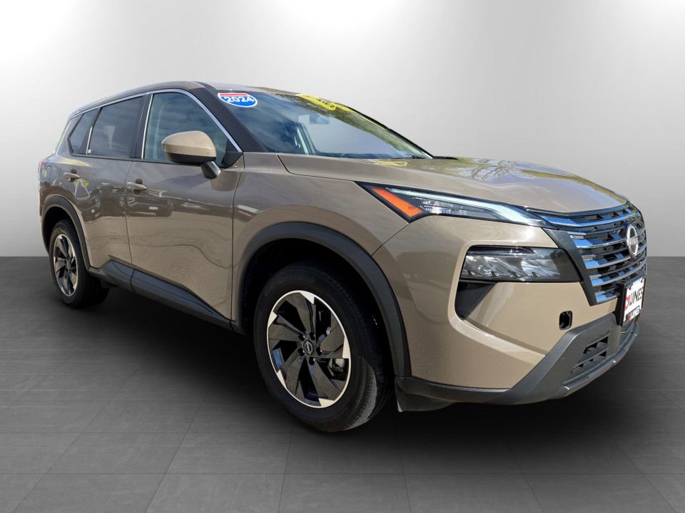 Used 2024 Nissan Rogue SV image 4