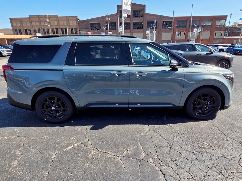 New 2027 Kia Carnival SX w/ Dark Edition Package FWD image 8