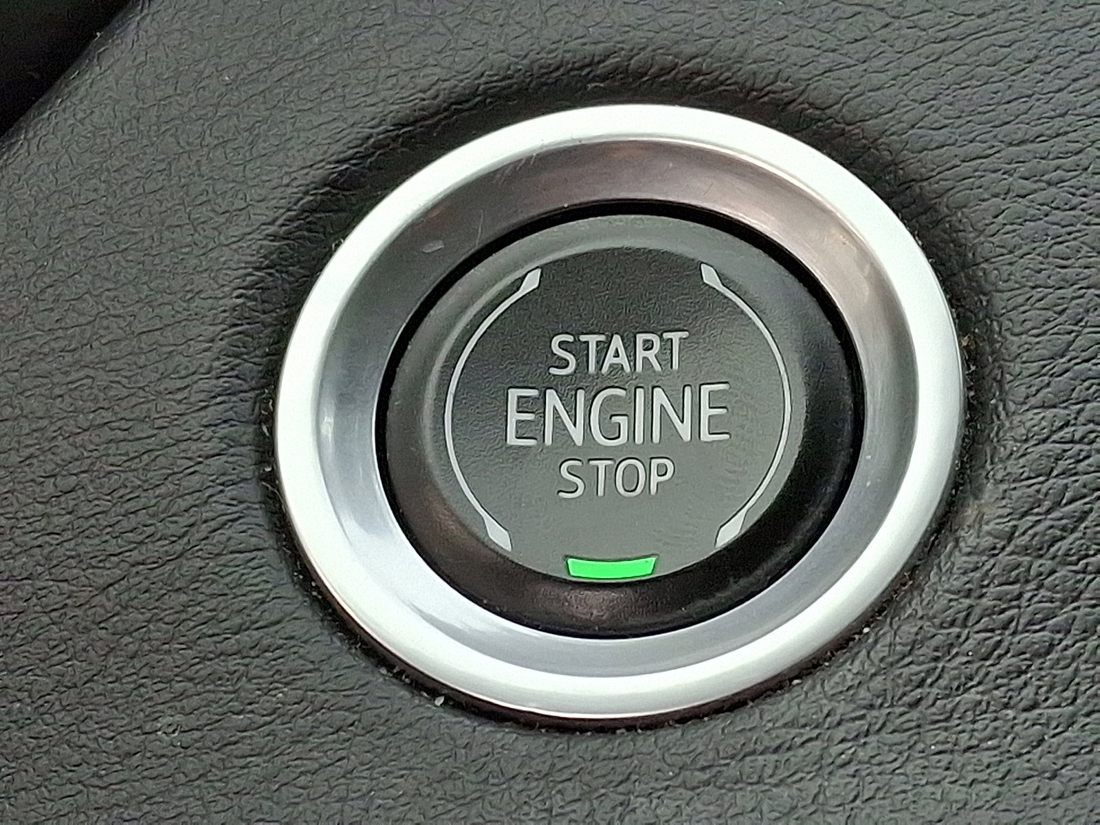 Used 2023 Cadillac XT4 Luxury w/ Cold Weather Package image 23