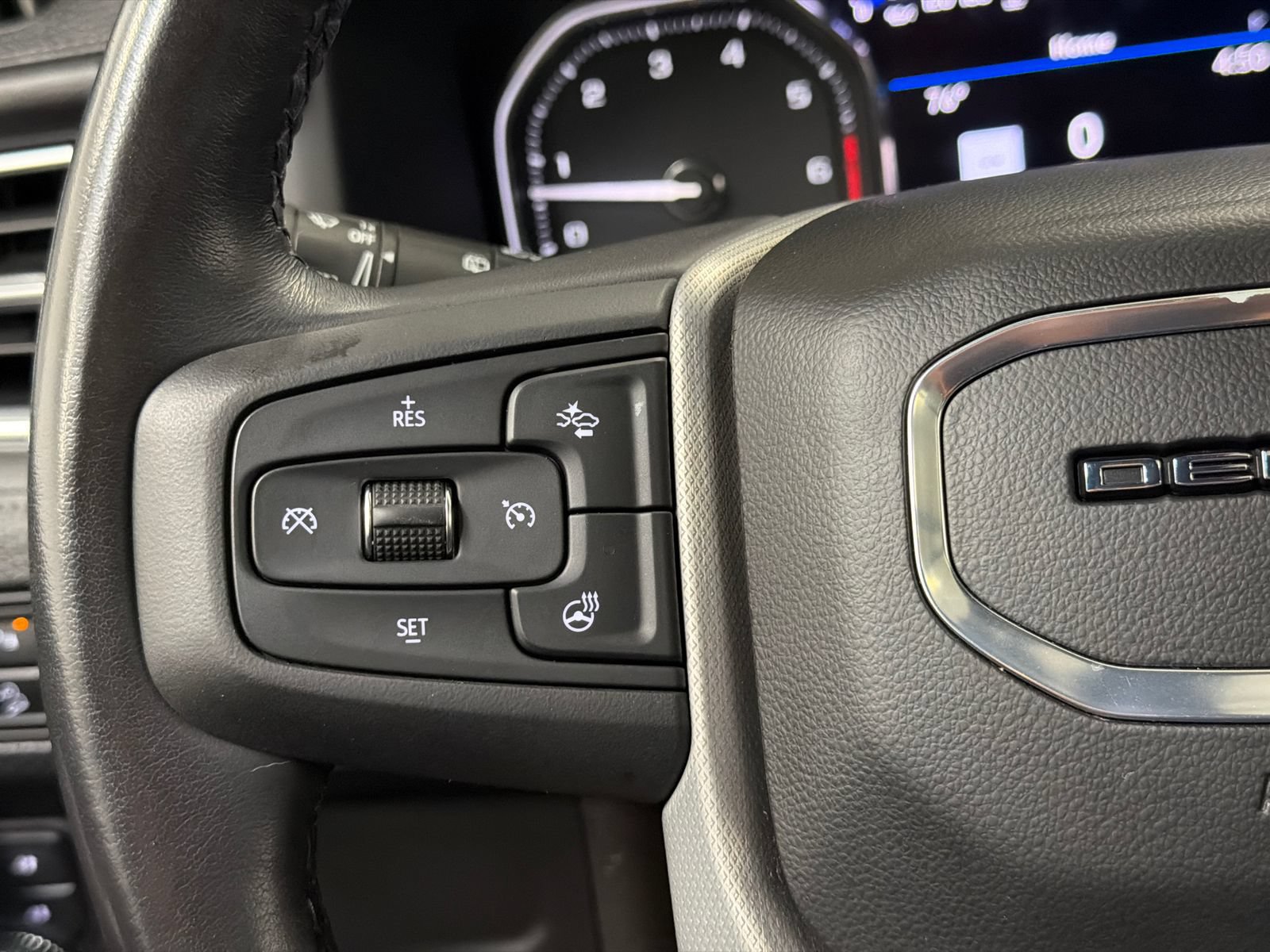 Used 2021 GMC Yukon XL Denali AWD/4WD image 34
