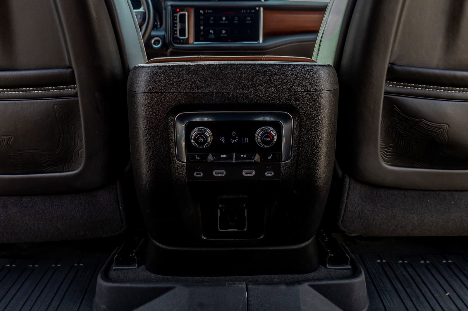 Used 2024 GMC Yukon XL Denali Ultimate image 34