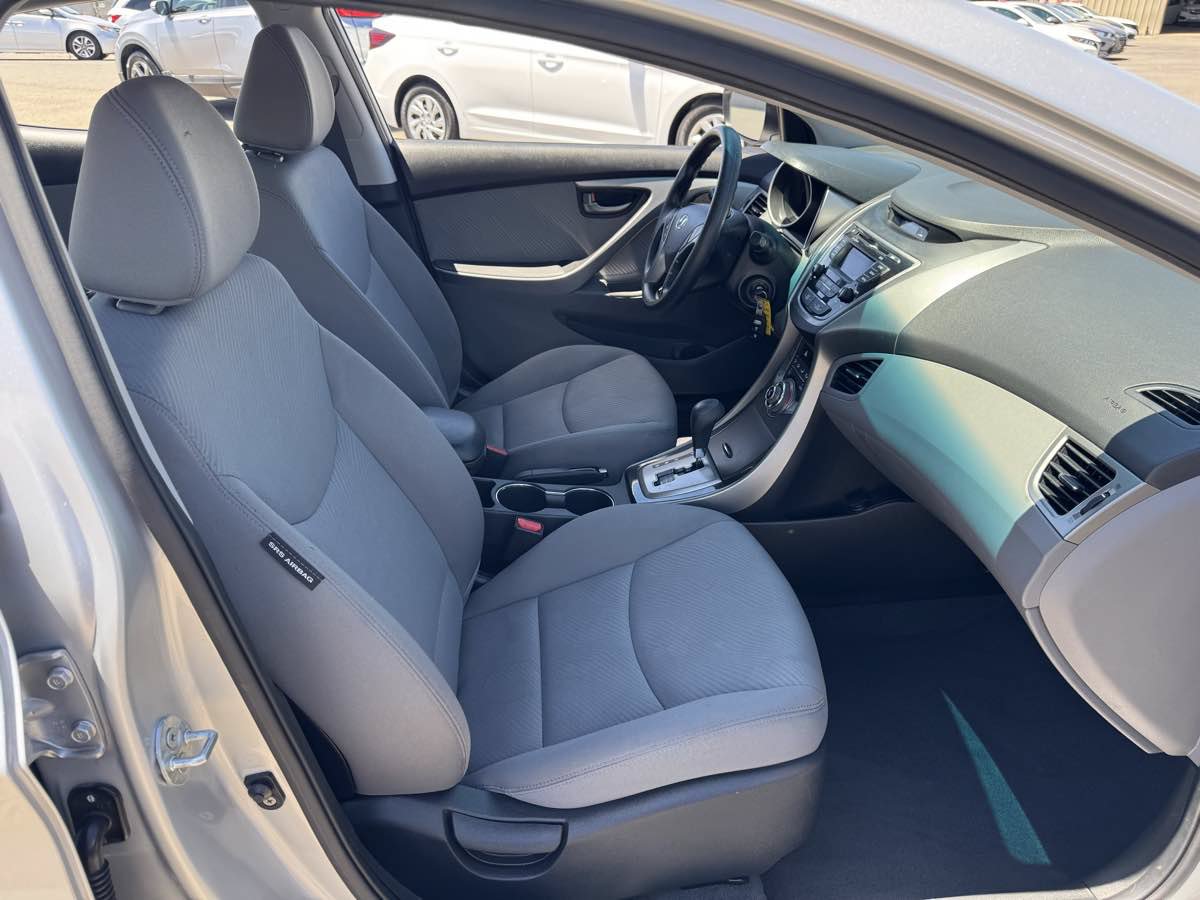 Used 2013 Hyundai Elantra GLS w/ Preferred Pkg FWD image 12