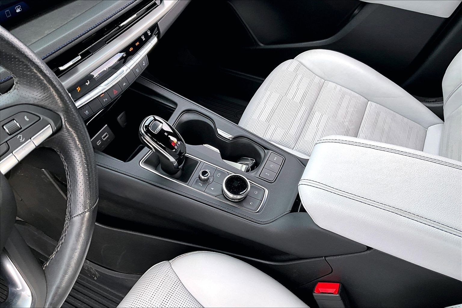 Used 2024 Cadillac XT4 Sport image 14