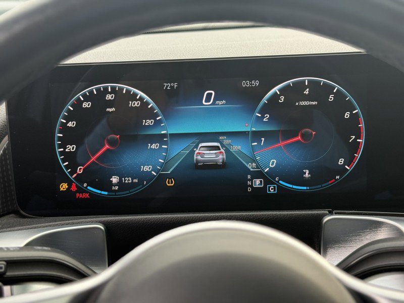 Used 2022 Mercedes-Benz GLB 250 4MATIC image 28