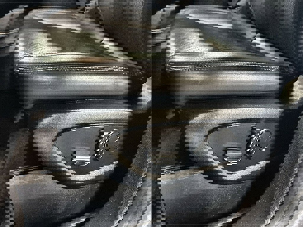 Used 2021 Lincoln Nautilus Reserve image 13